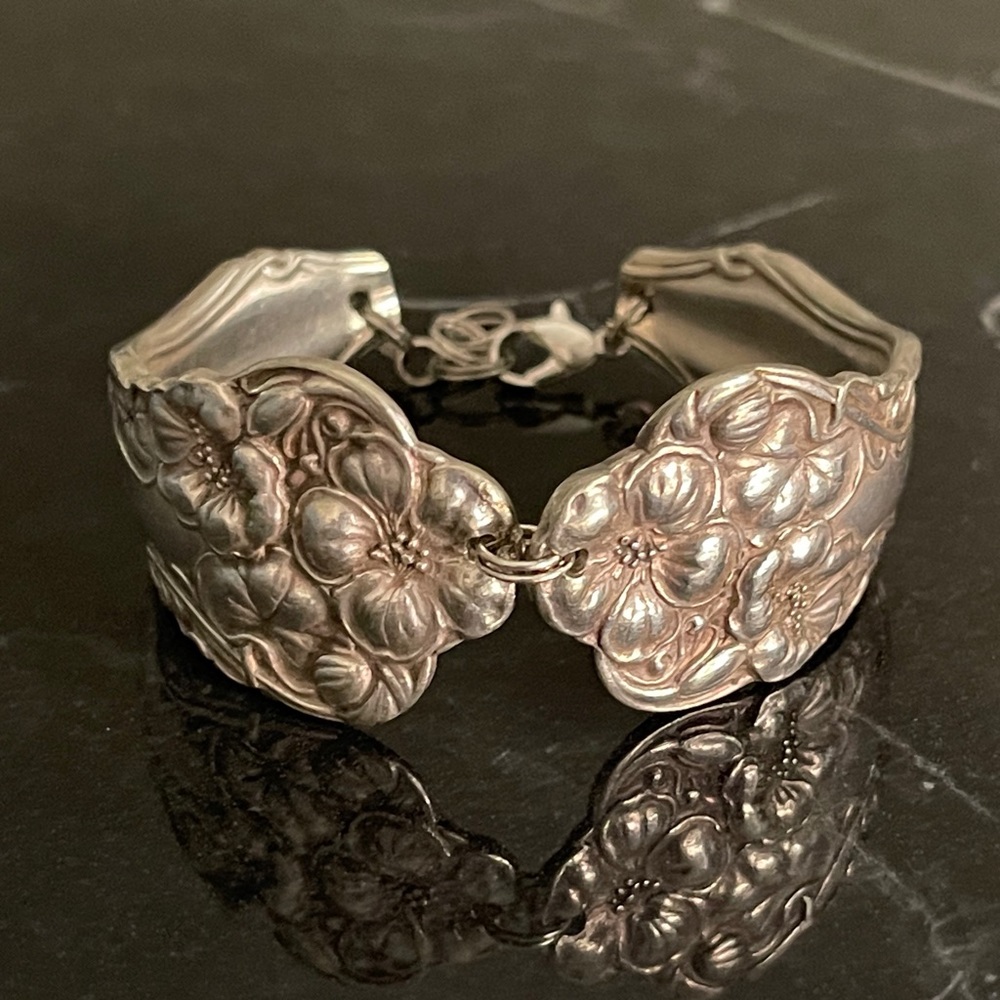 Vintage spoon bracelet floral.